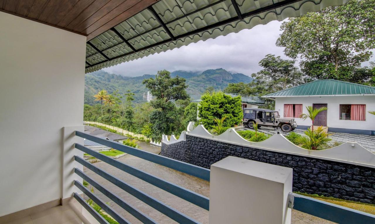 Misty Garden And 3* Munnar